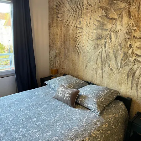 Escapade Romantique- Vue Port Et Balcon Ensoleille アパート ディーブ・シュール・メール