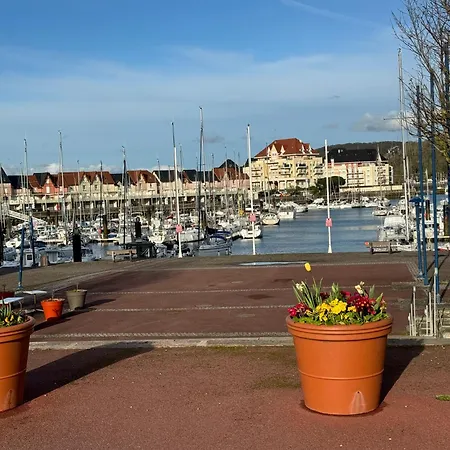 Escapade Romantique- Vue Port Et Balcon Ensoleille 滨海迪沃