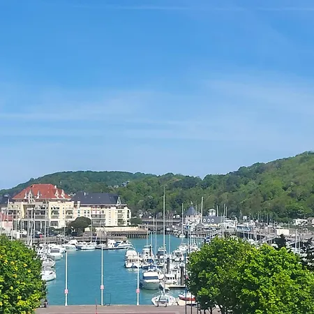 Escapade Romantique- Vue Port Et Balcon Ensoleille アパート ディーブ・シュール・メール
