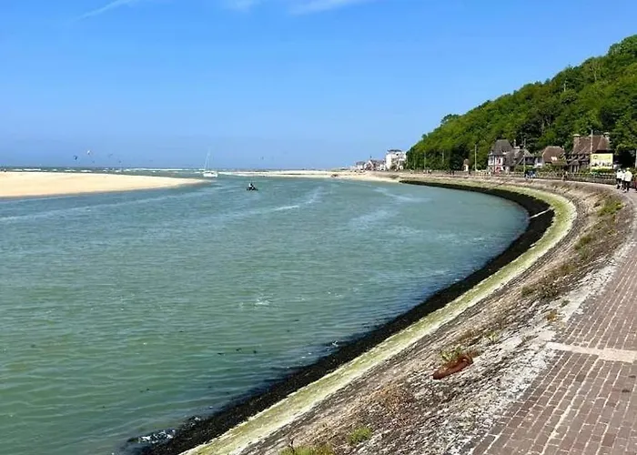 Escapade Romantique- Vue Port Et Balcon Ensoleille Daire Dives-sur-Mer